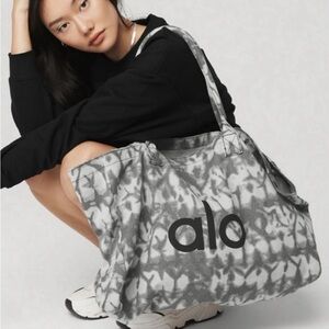 ✨ ALO Yoga Tote